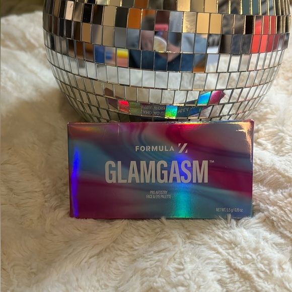 Other - NEW FORMULA Z GLAMGASM Pro Artistry Face & Eye Palette 5.5g.